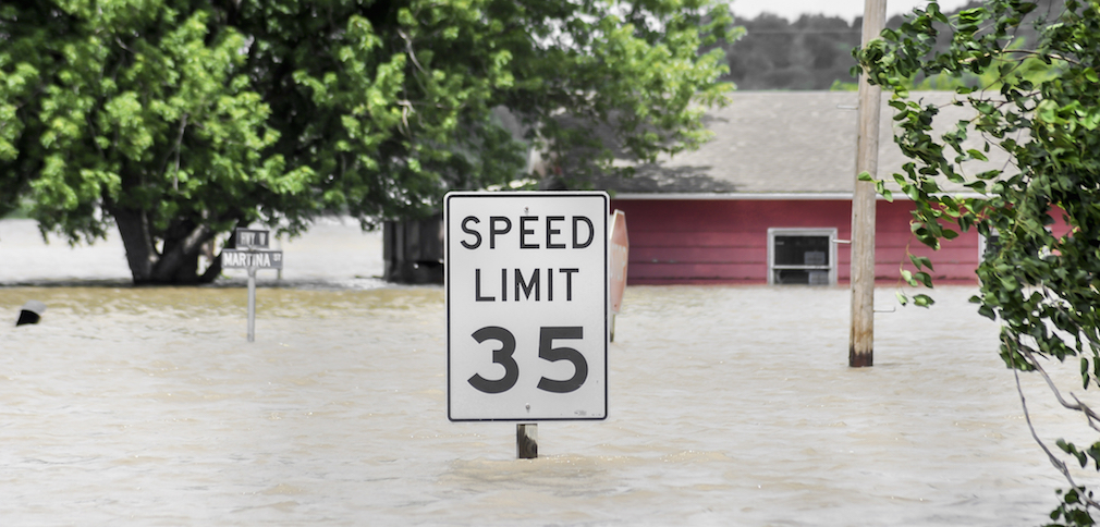 Flood-house-speed-limit-sign