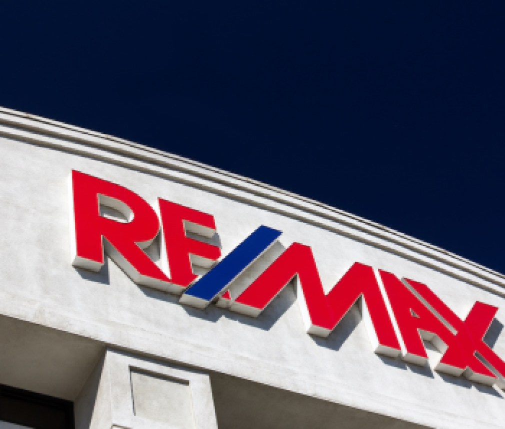 RE/MAX Building Exterior