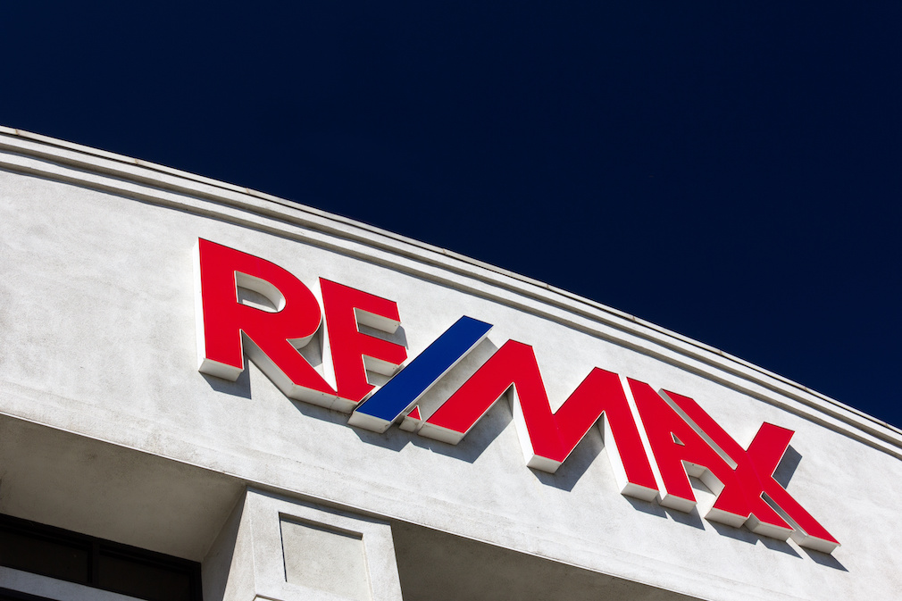 RE/MAX Building Exterior