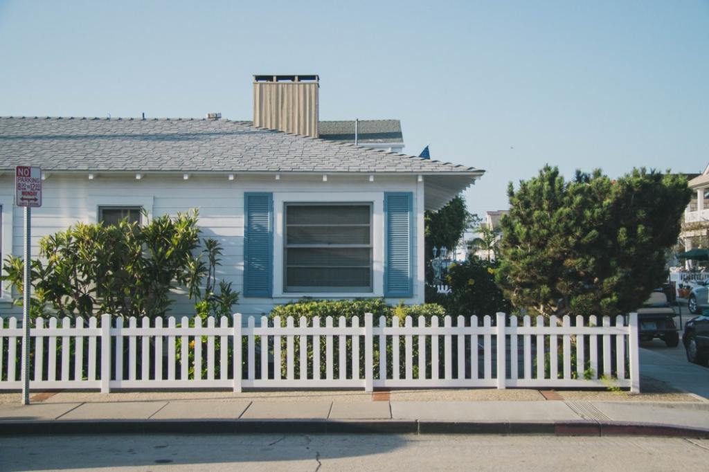 newportbeachhouse_unsplash