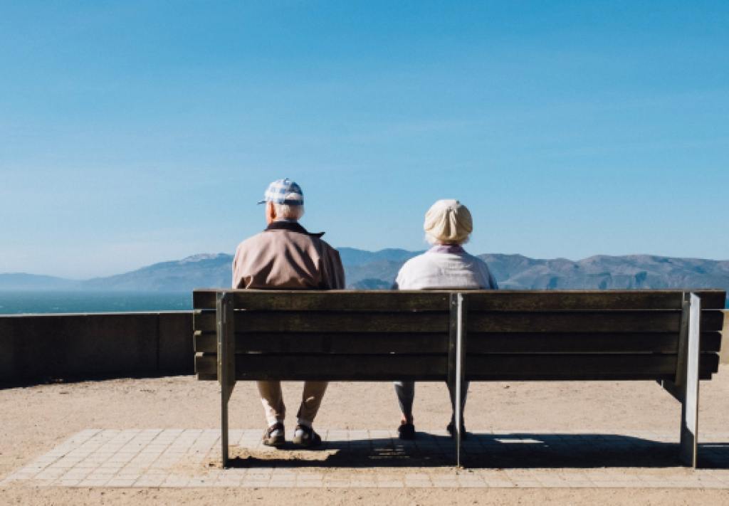 oldcouple_unsplash