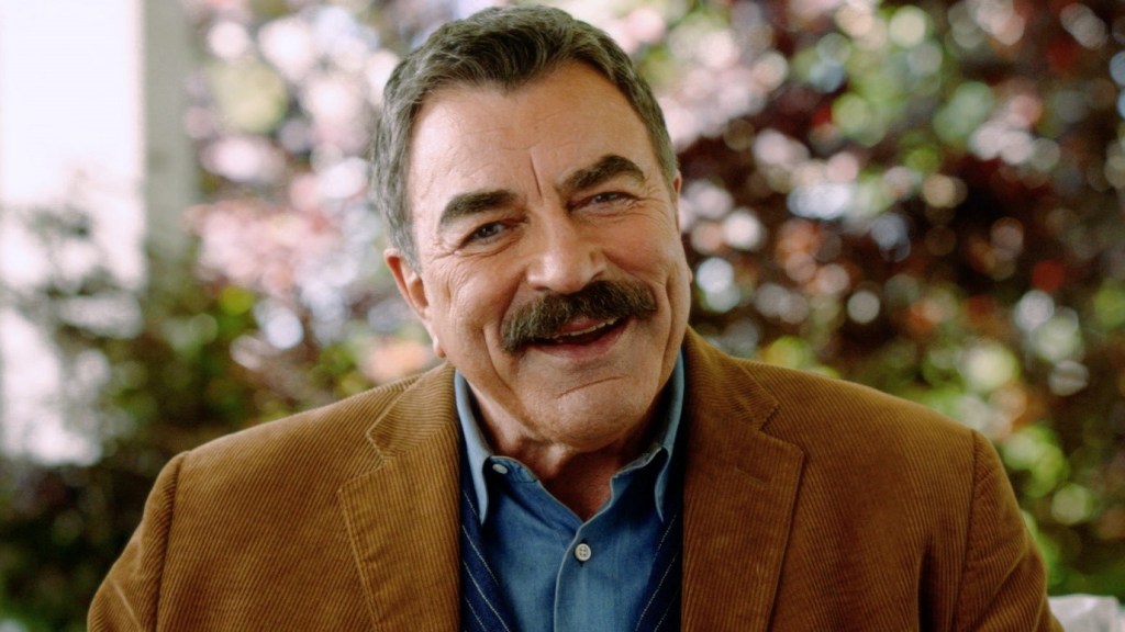Actor Tom Selleck discussing AAG Advantage jumbo reverse mortgage.