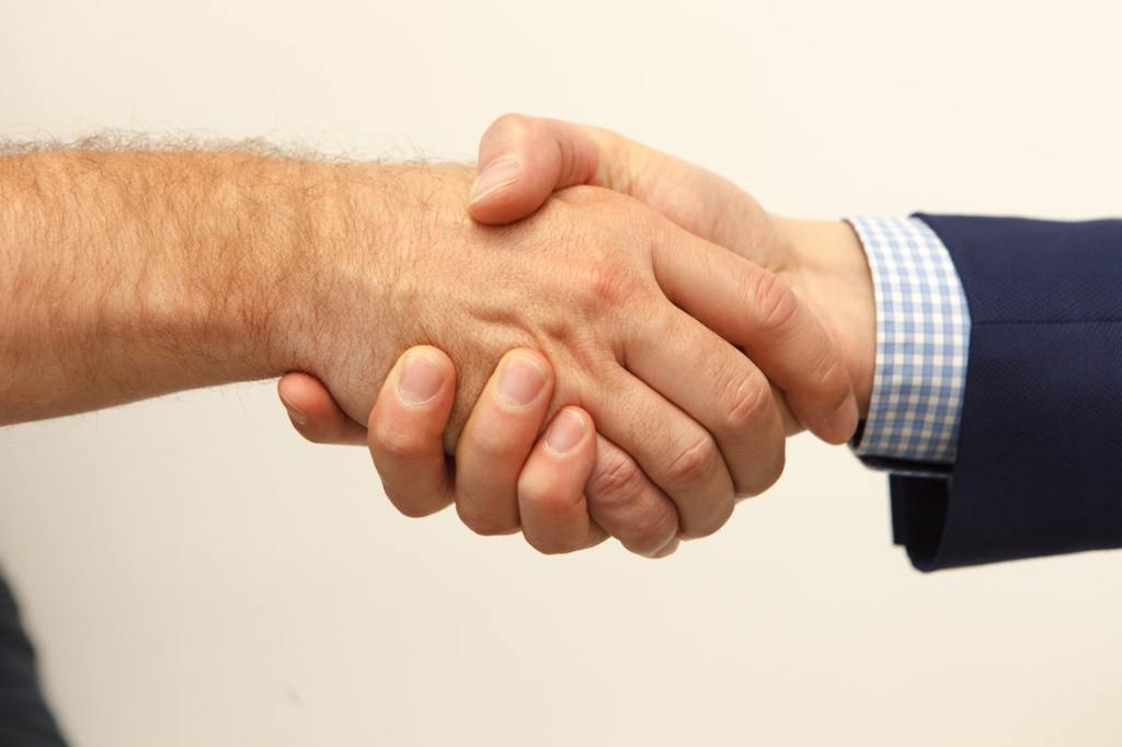 handshake2_unsplash