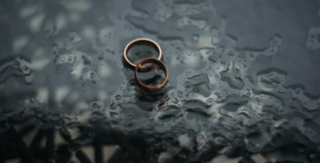 ringsinrain_unsplash